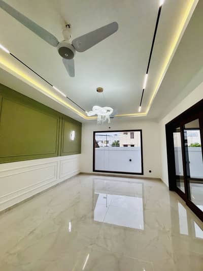 FOR RENT: PREMIUM 500 SQ YD ARCHITECT-DESIGNED 5-BEDROOM BUNGALOW WITH BASEMENT KHAYABAN-E-KHAIBAR, DHA PHASE 8, KARACHI
