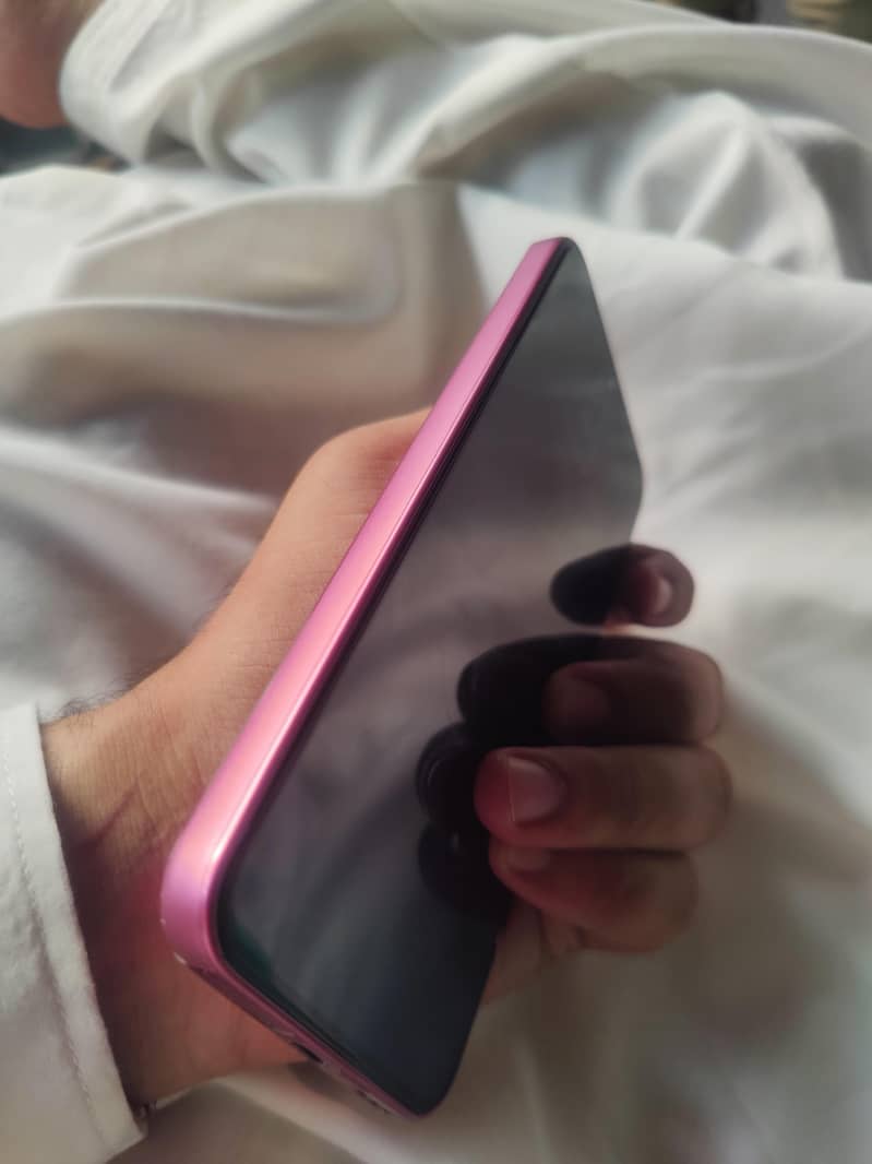 oppo A6 pro 3