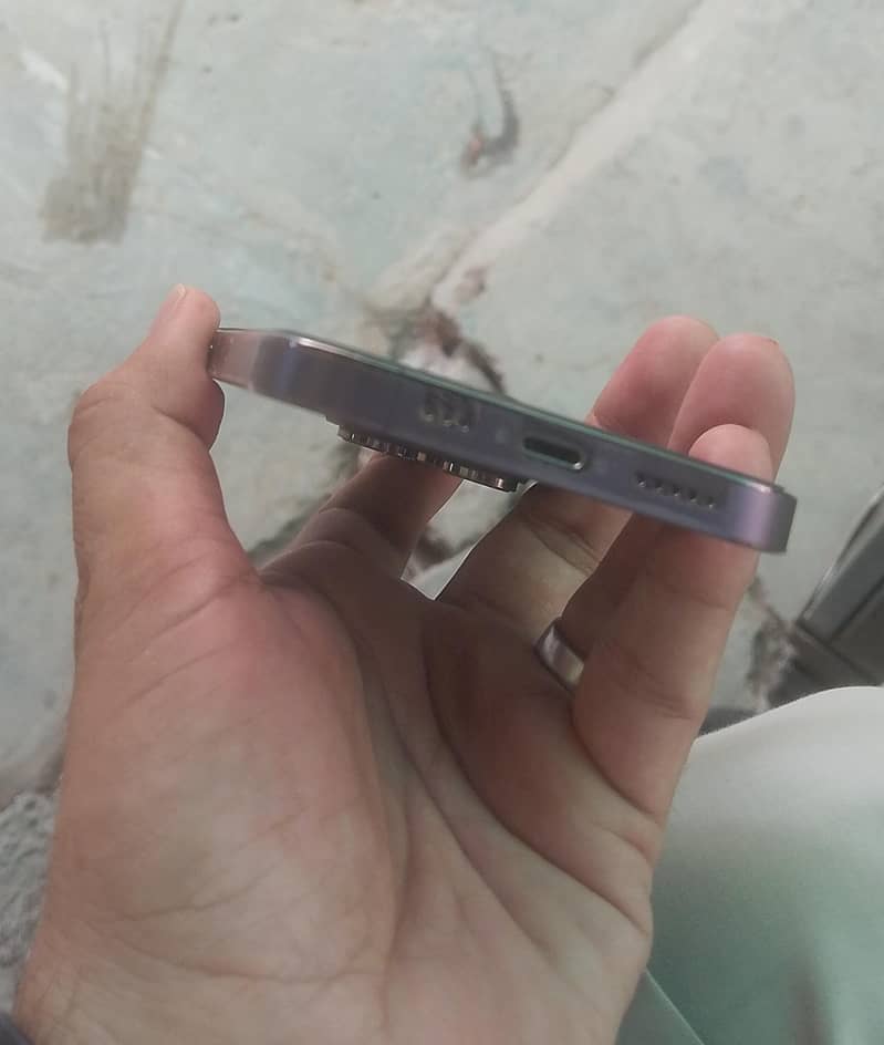 Apple iPhone 14 Pro 1