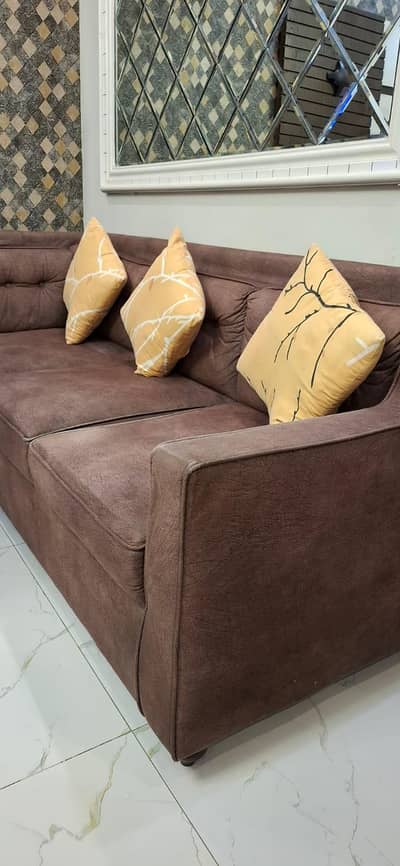 Classic & cozy L-shaped sofa