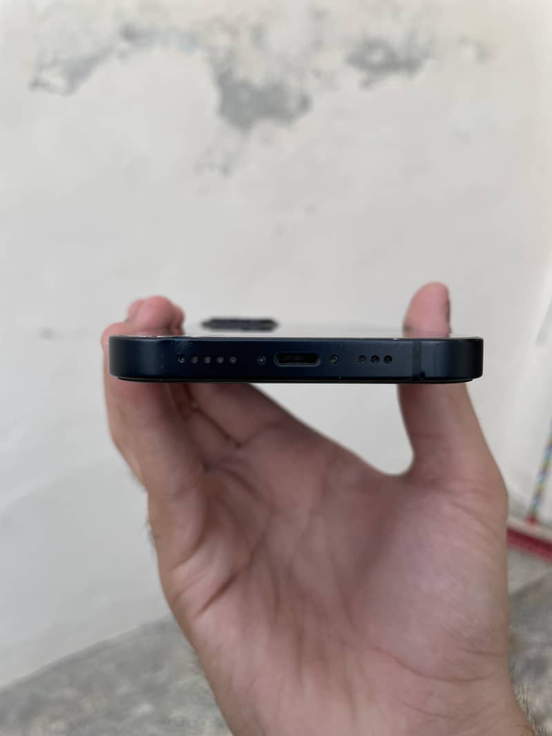 Apple iPhone 13 1