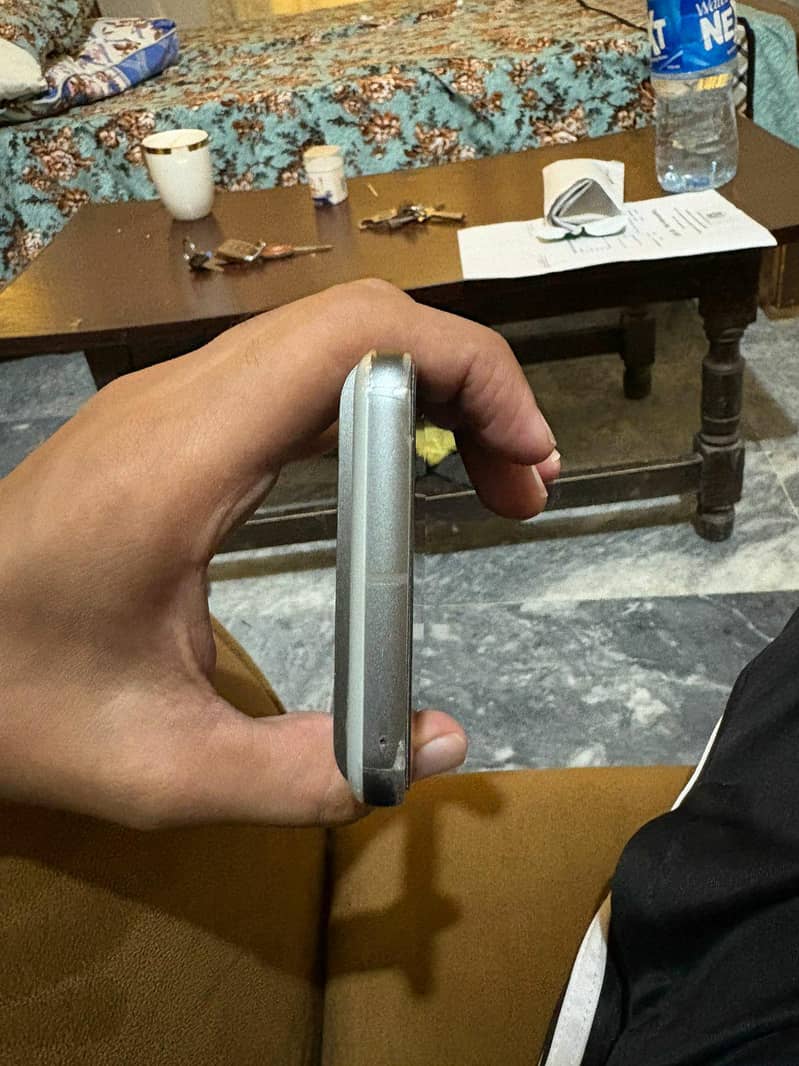 Google Pixel 8 4