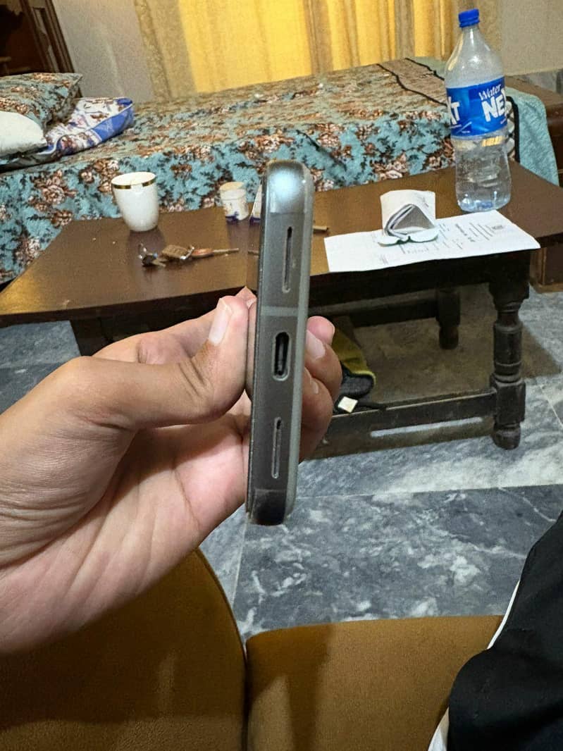 Google Pixel 8 5