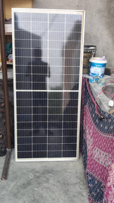 200 watt 4 solar panel Hain bahtreen condition ma
