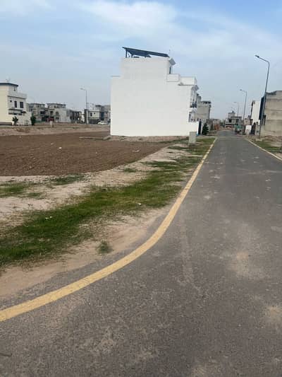 100% Confirm Deal Hot Location 5 Marla Plot Is Available For Sale In Park View City