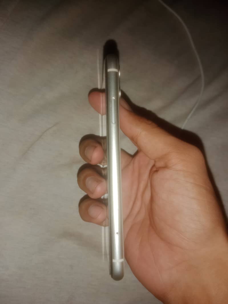 iPhone 11 10/10 3