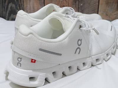 Brand New On Cloud 5 Running Shoes - Women's US 7 / EUR 38 - All White