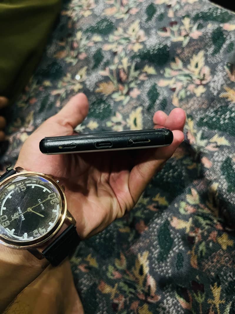Google Pixel 6a 4