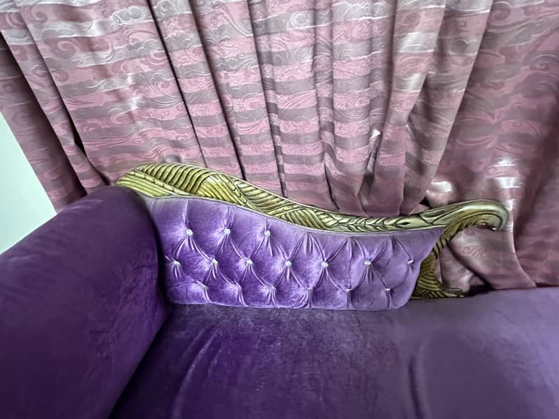SETTEE SOFA 1