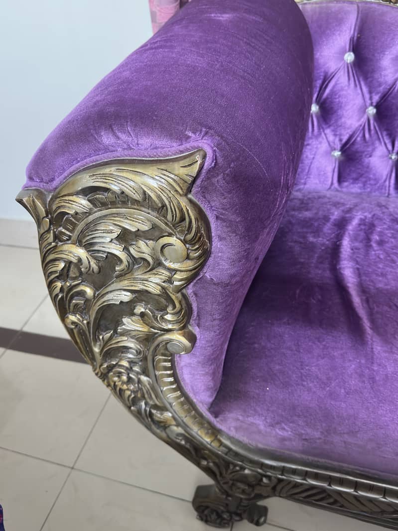 SETTEE SOFA 4