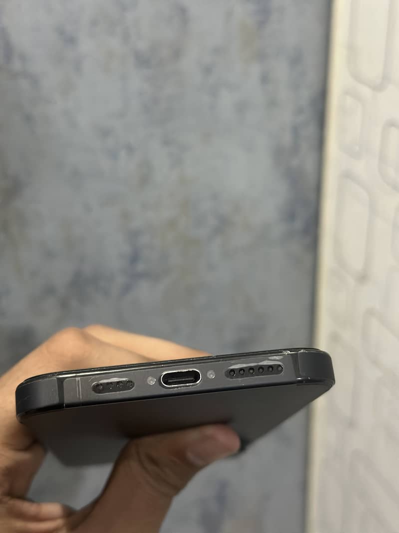 Apple iPhone 16 Pro Max 5
