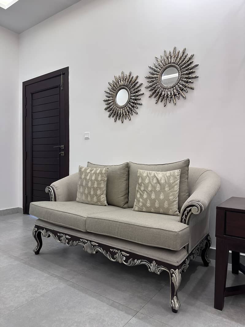 7 Seater Solid Sheehan Wood sofa set 1