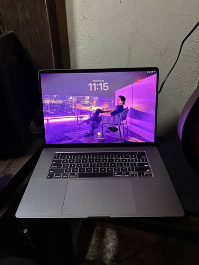 Macbook Pro 2019, 15.6” 1TB SSD, 32GB RAM
