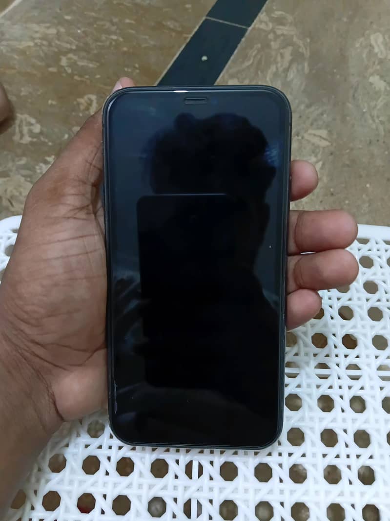 Apple iPhone 11 3