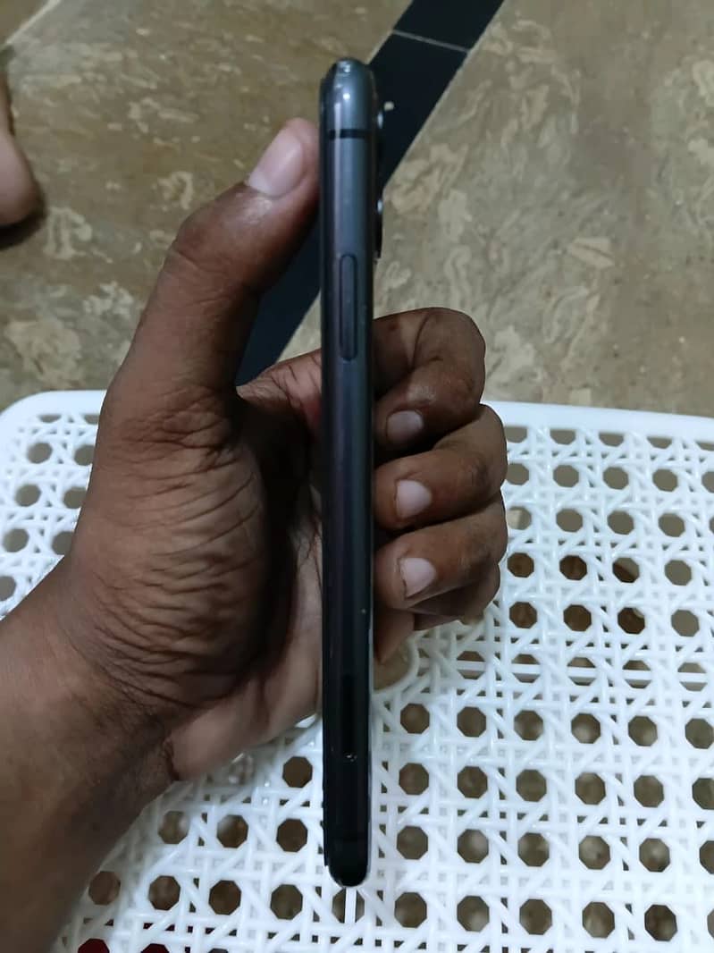 Apple iPhone 11 5