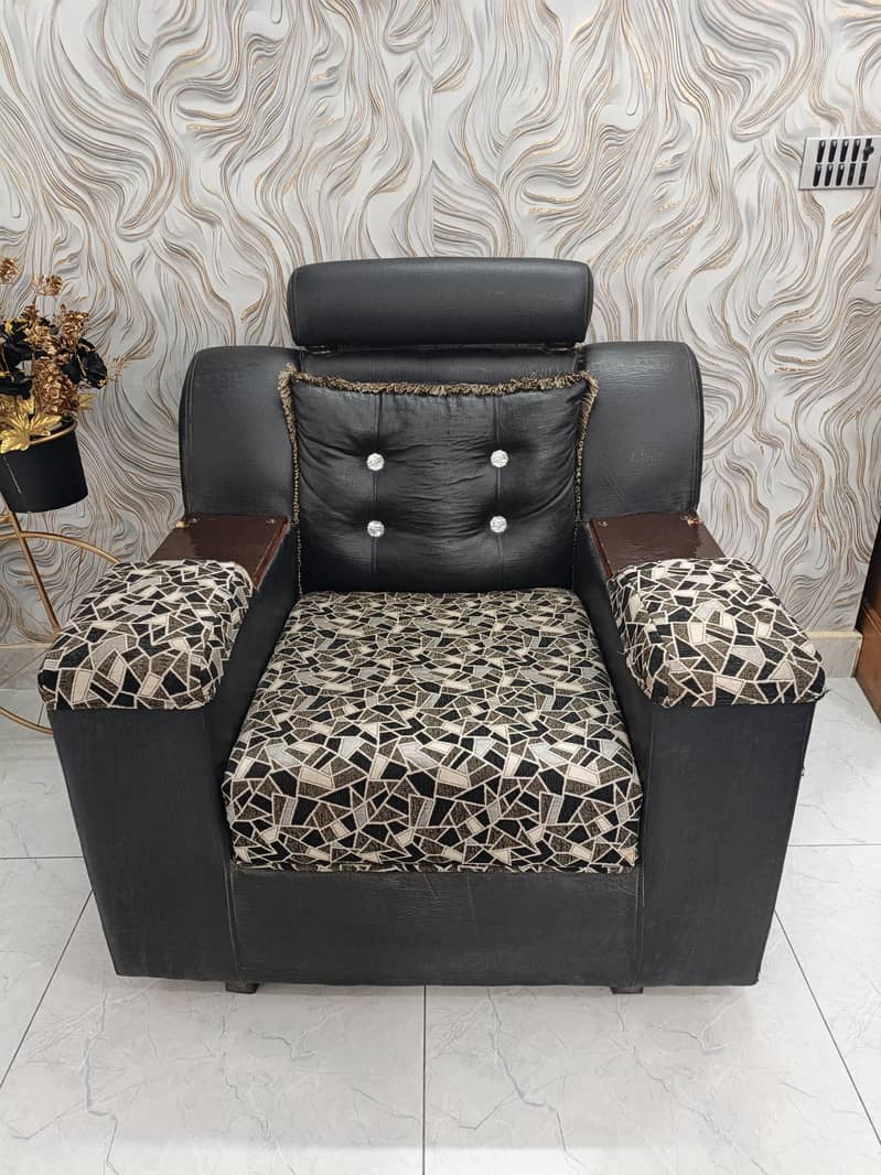 6 Seater Sofa set /3/2/1 Black sofa set / Good Condition/ Sofa set 3