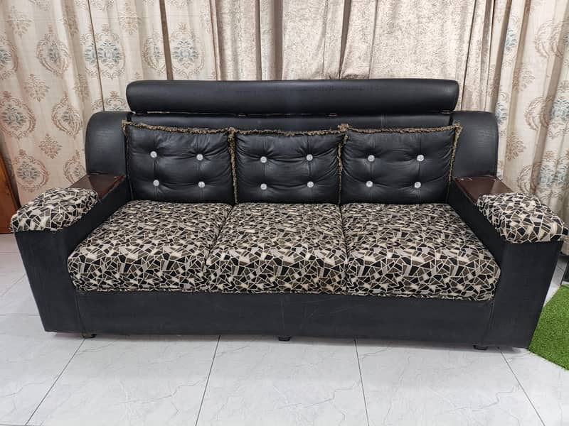 6 Seater Sofa set /3/2/1 Black sofa set / Good Condition/ Sofa set 4