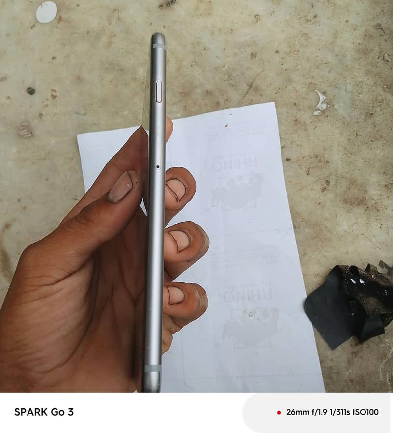Apple iPhone 6 Plus 3