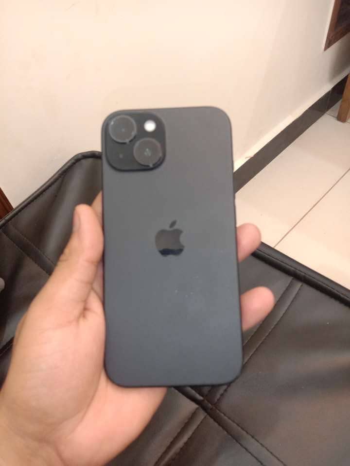 Apple iPhone 15 4