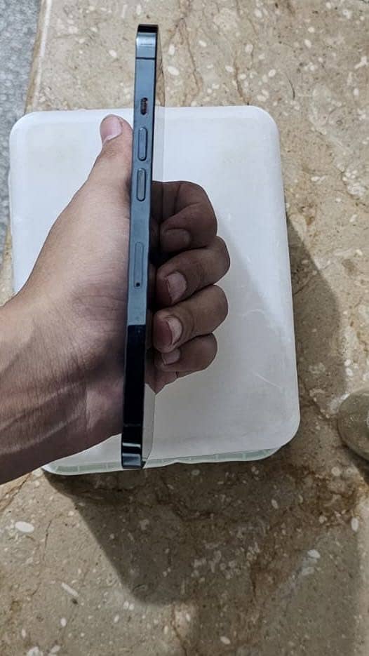 Apple iPhone 12 Pro Max 4