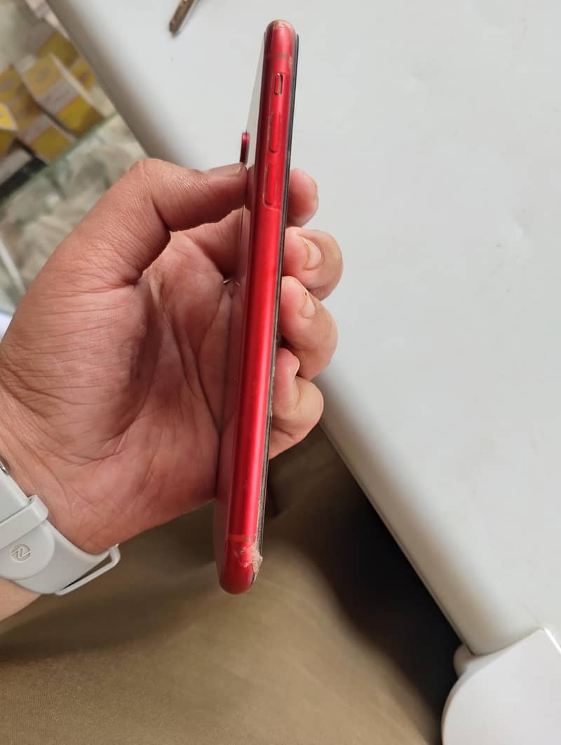 Apple iPhone XR 0