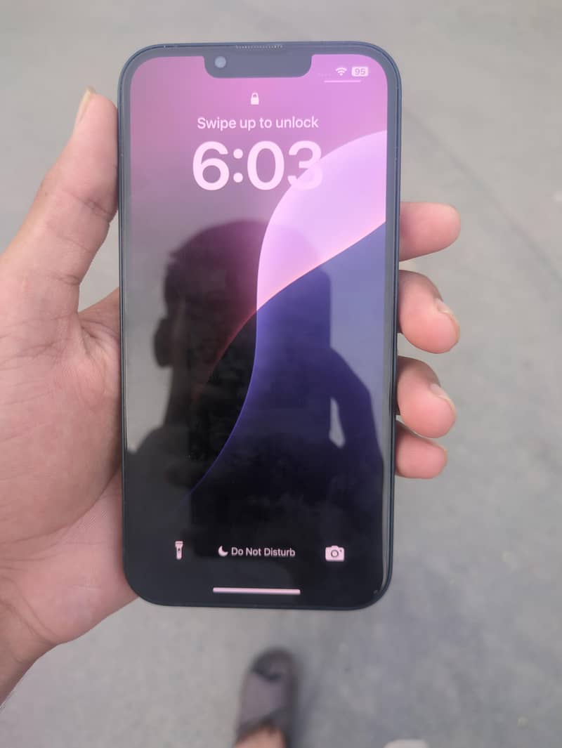 Apple iPhone 13 4