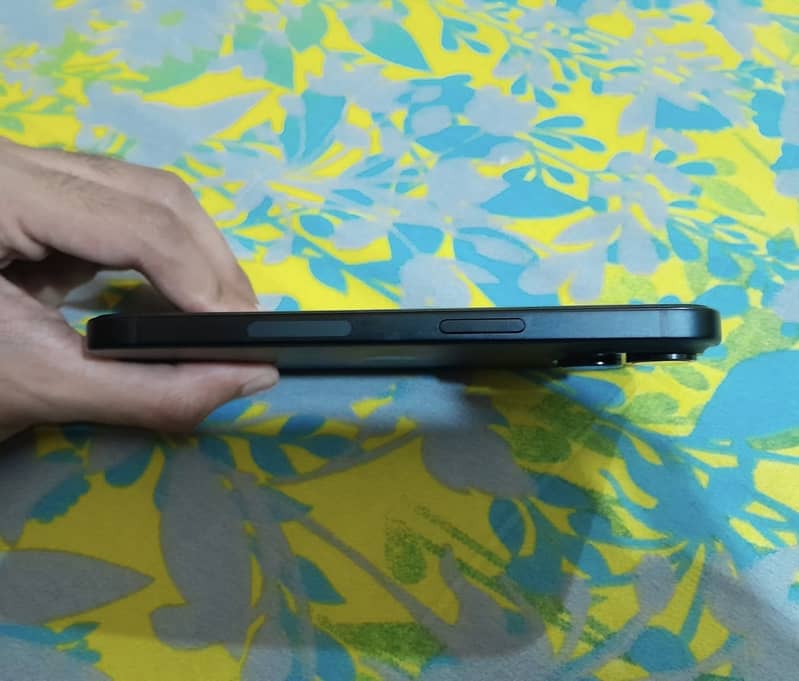 Apple iPhone 15 5