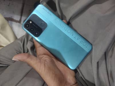 Tecno Spark 8C