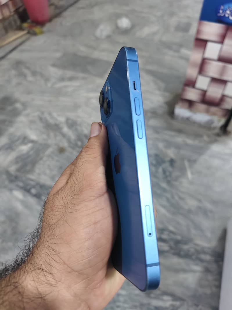 Apple iPhone 13 1