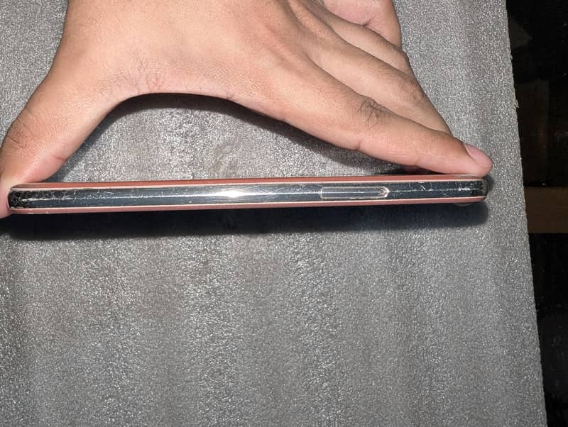 Sharp Aquos R1 2