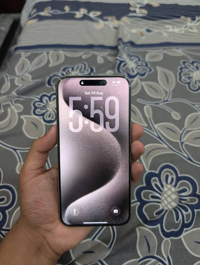 Apple iPhone 15 Pro Max 0