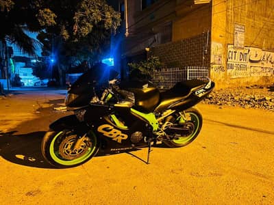 HONDA CBR 600