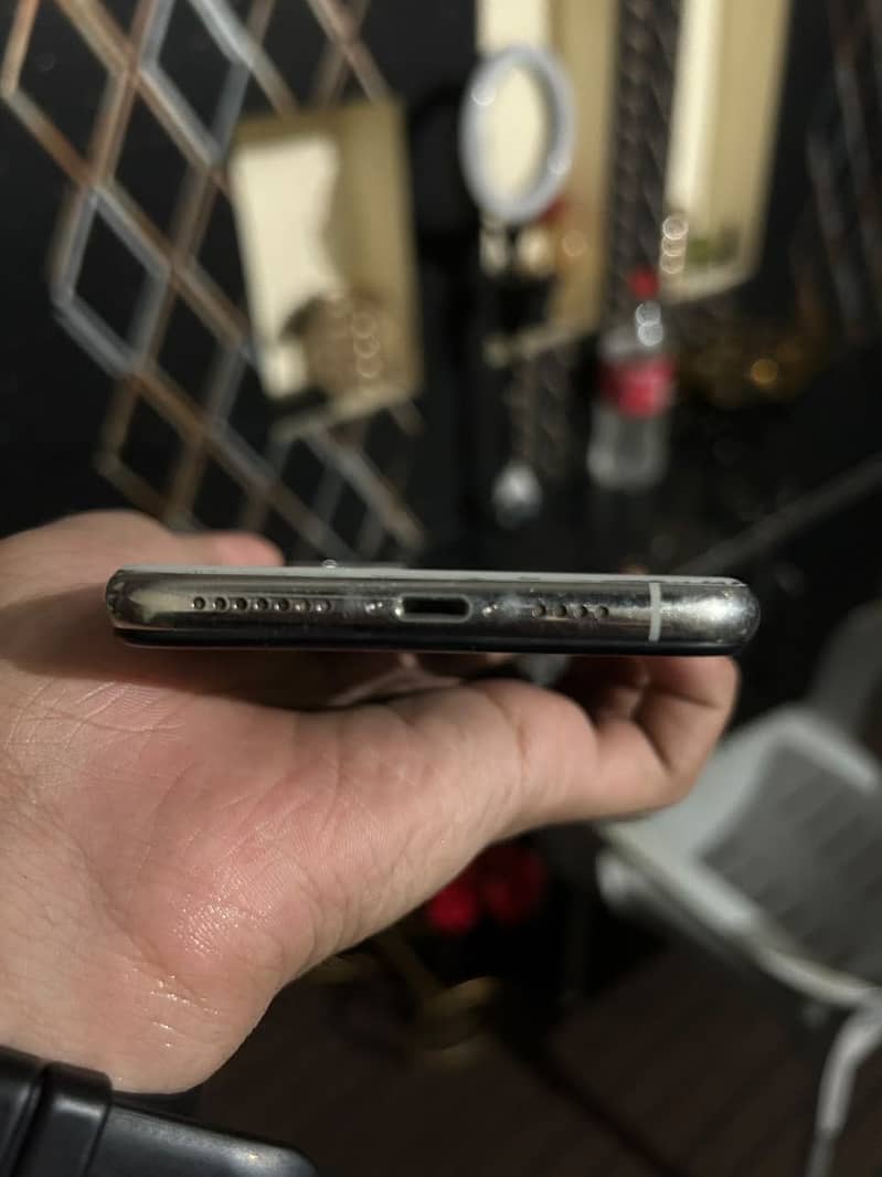 Apple iPhone 11 Pro Max 5