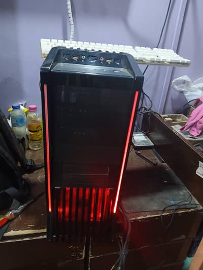 MSI B450 Tomahawk Max, Ryzen 2200G, Crucial Sports 16gb, 128gb Ssd,