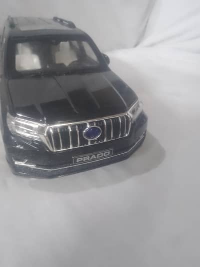 toy Prado car