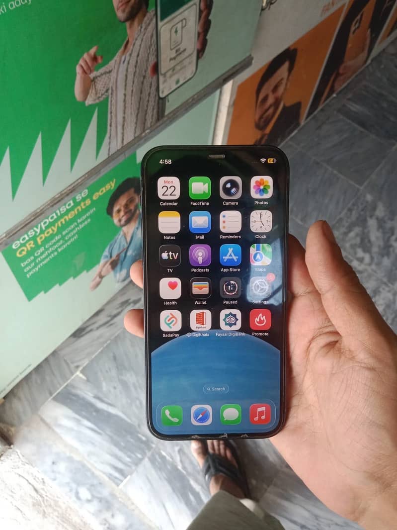 Apple iPhone 12 1