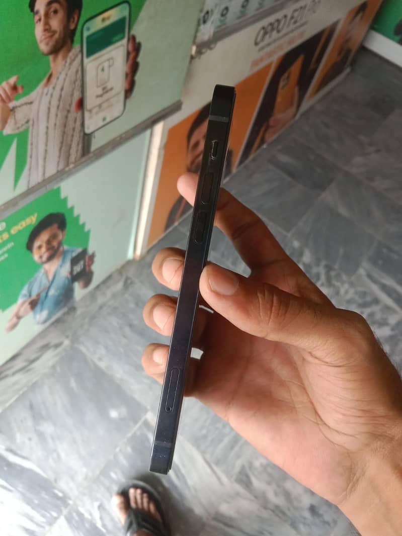 Apple iPhone 12 5
