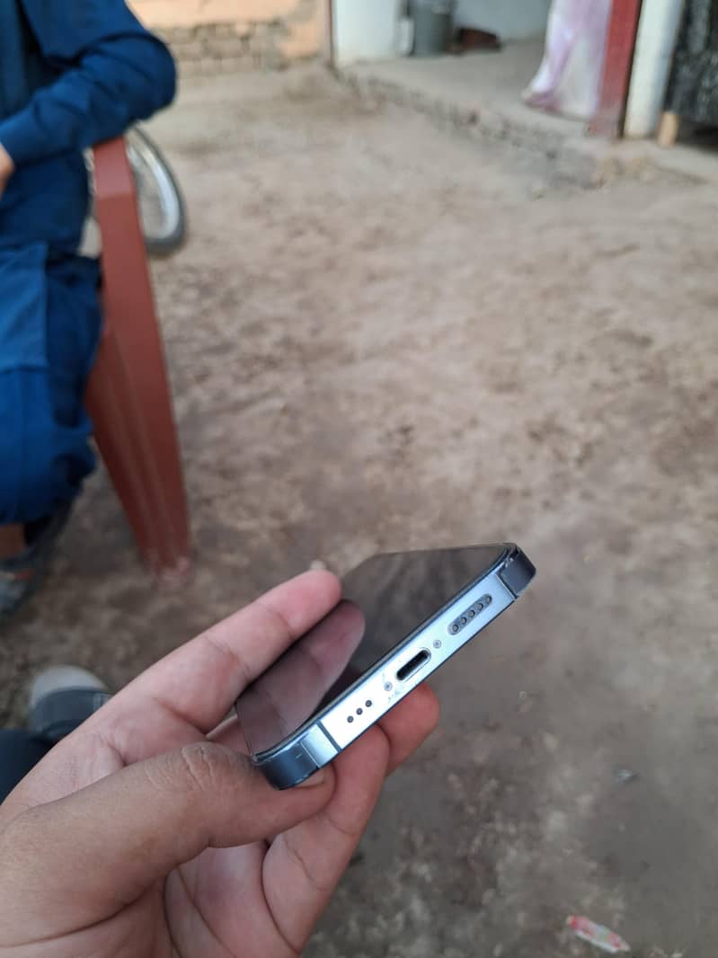 Apple iPhone 13 Pro 4