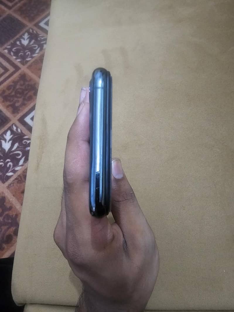 Apple iPhone 11 Pro 5