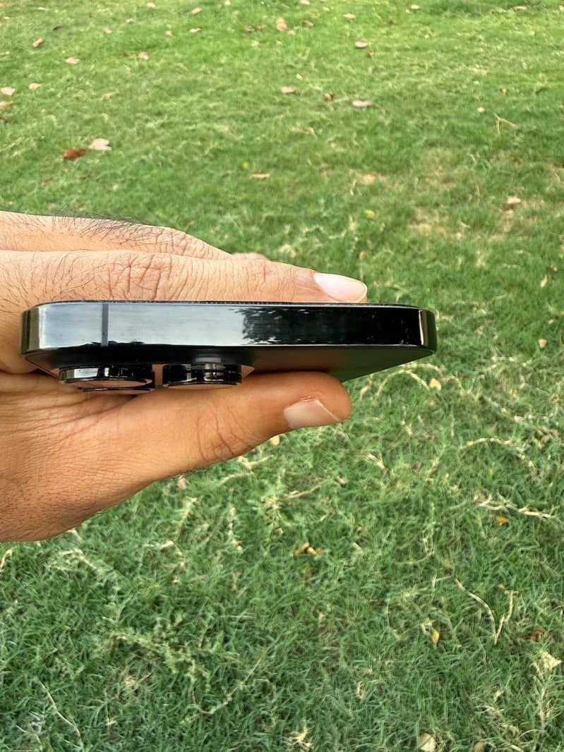 Apple iPhone 14 Pro Max 2