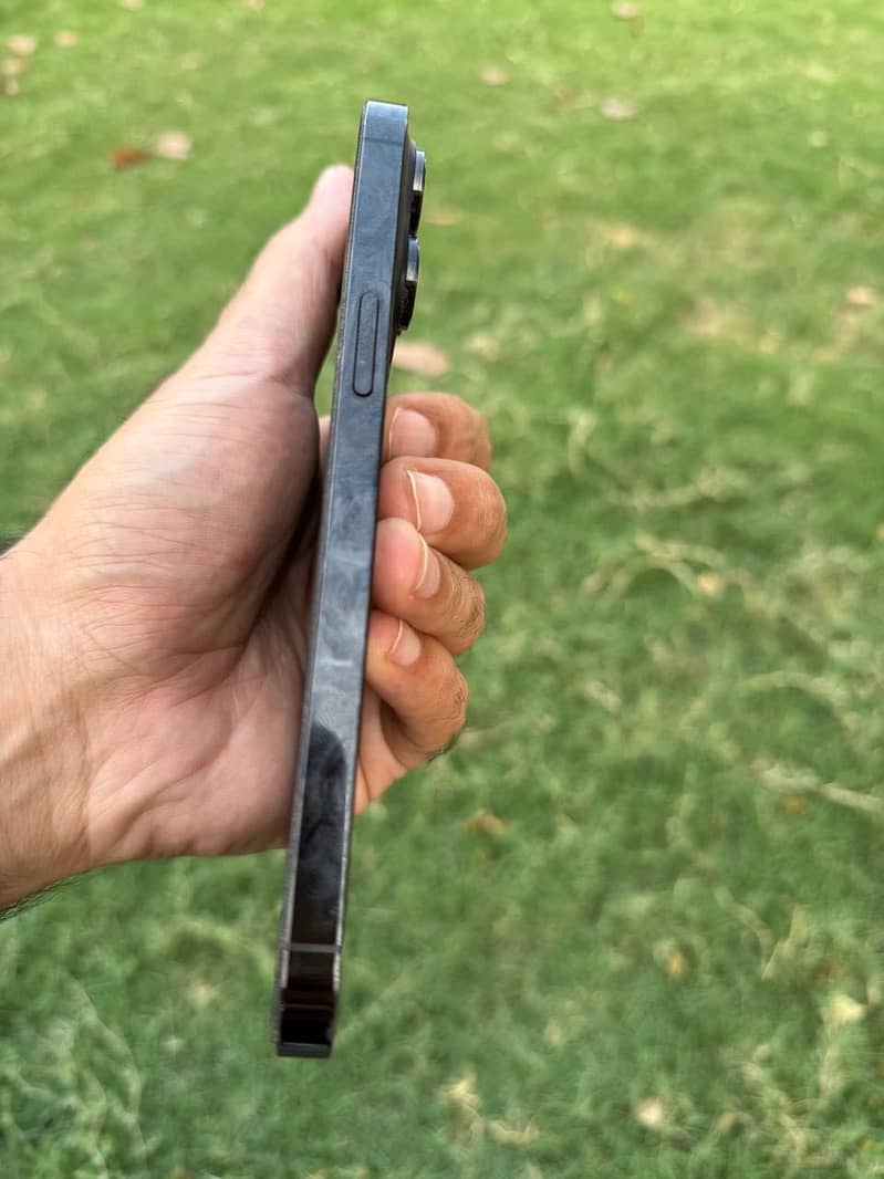 Apple iPhone 14 Pro Max 3