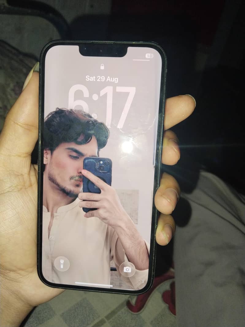 Apple iPhone 13 2