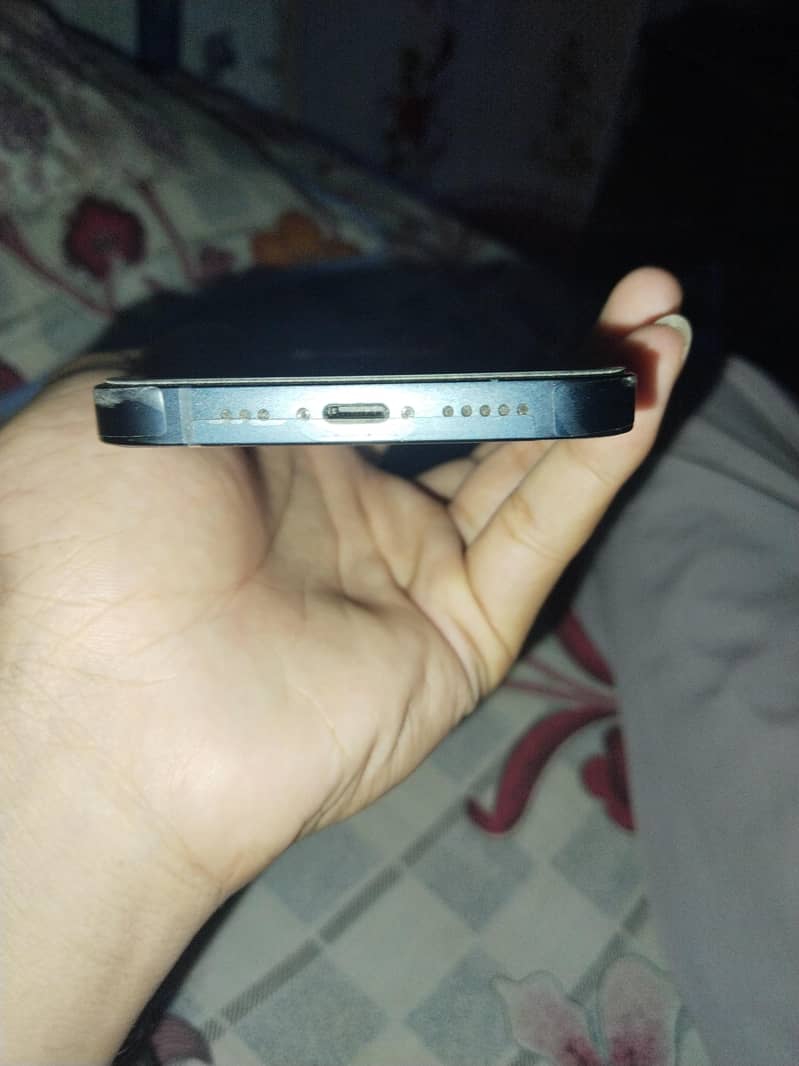 Apple iPhone 13 3