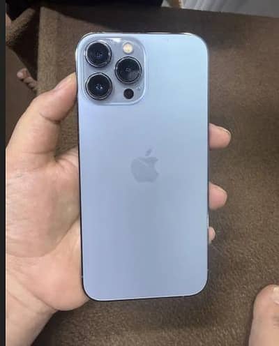 Apple iphone 13 pro max like new condition with box
