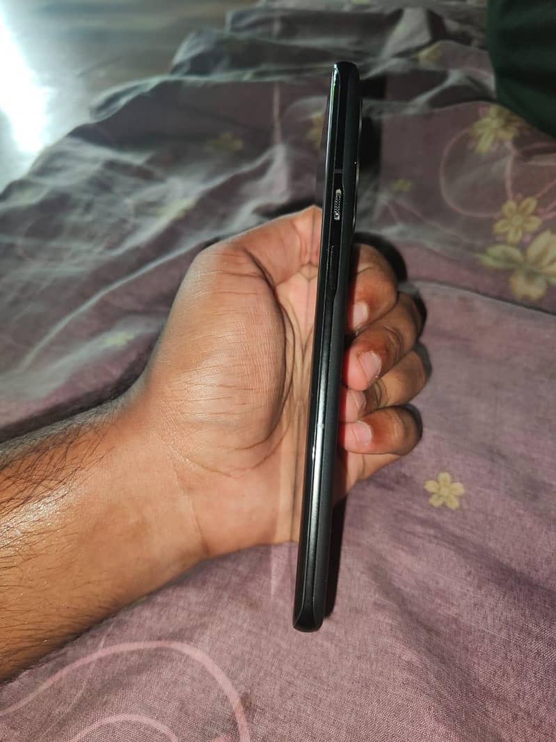One Plus 9 Pro 6