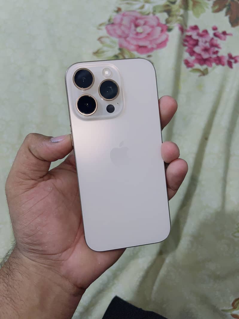 Apple iPhone 16 Pro 1
