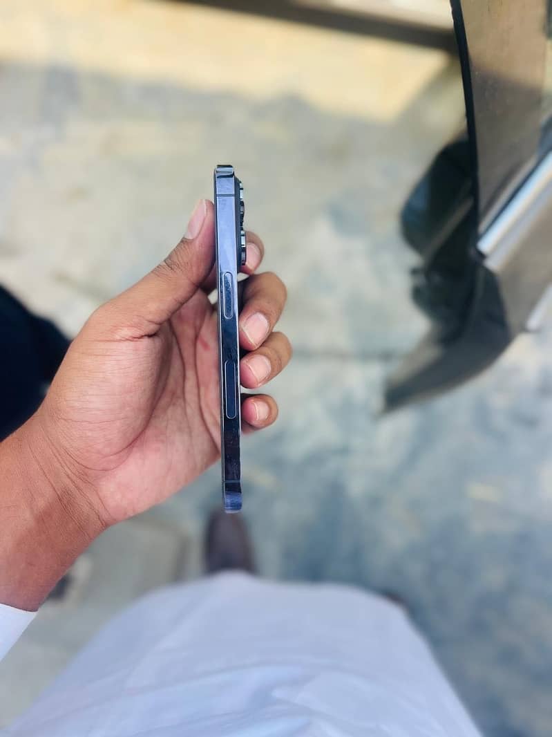 Apple iPhone 14 Pro 1