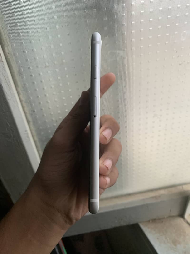 Apple iPhone SE 3