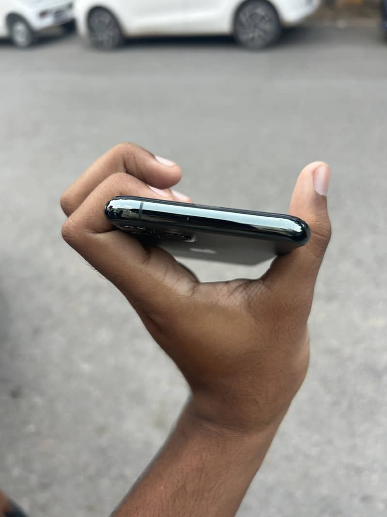 Apple iPhone 11 Pro 0