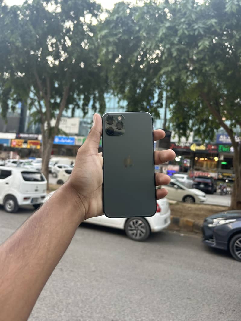 Apple iPhone 11 Pro 3